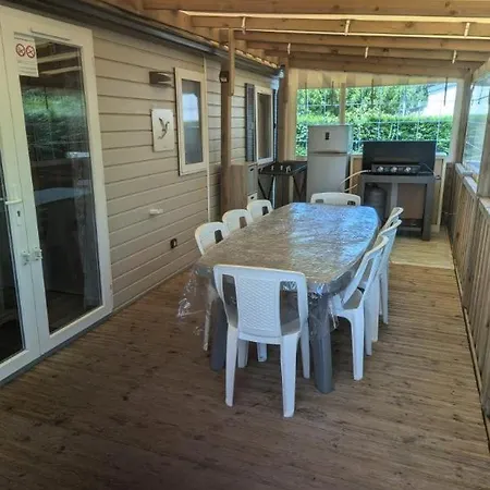 K114 Les Charmettes Κάμπινγκ *